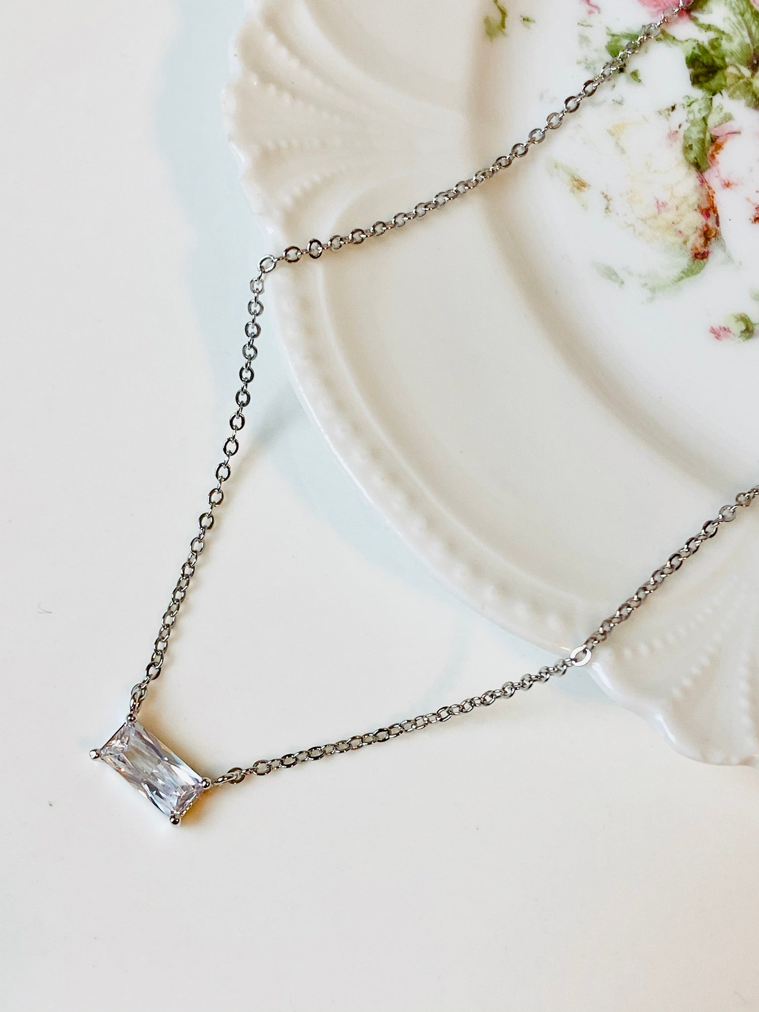 Rectangle stone necklace top